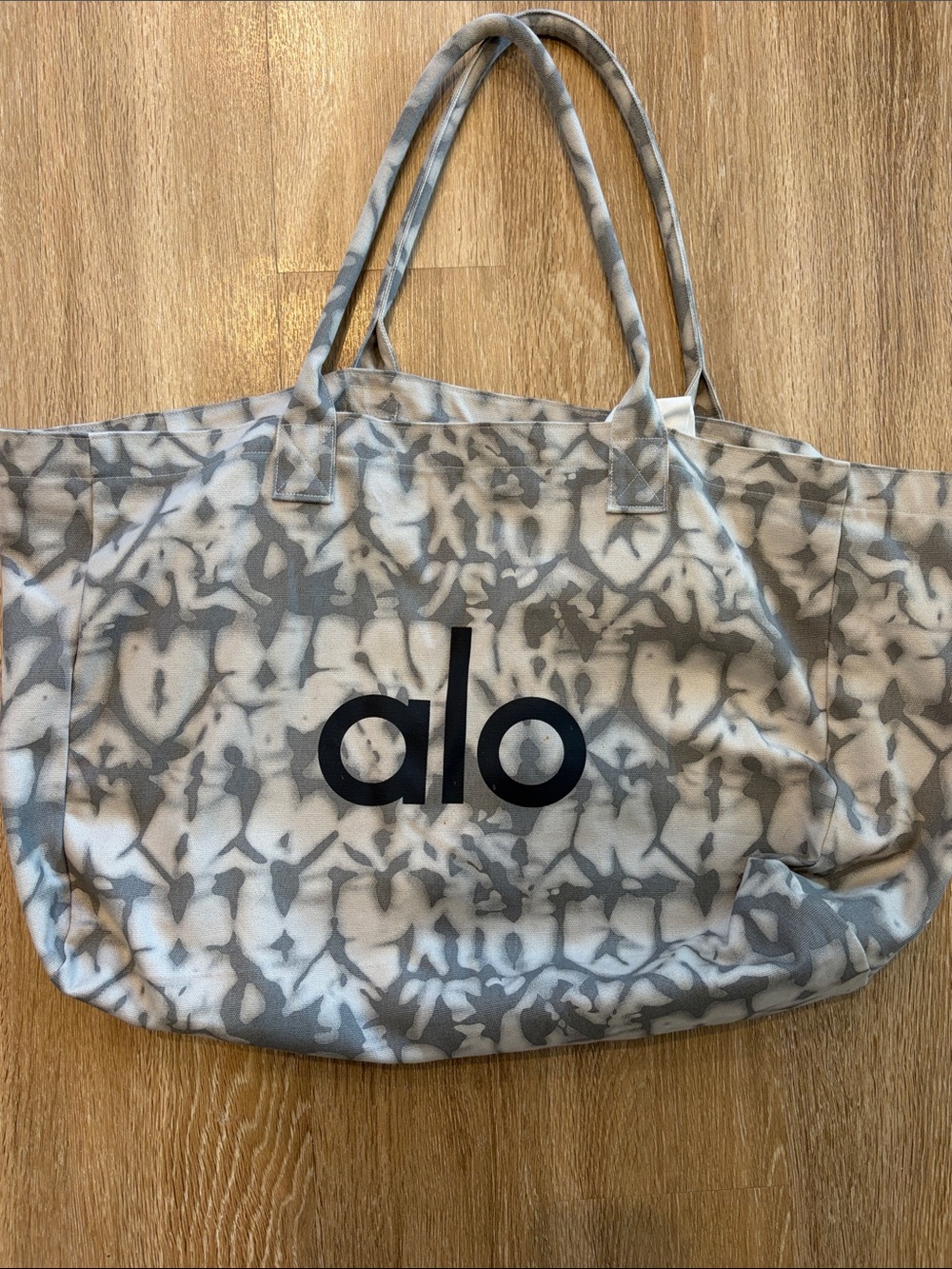 ALO Yoga Gray Tie-Dye Logo Tote